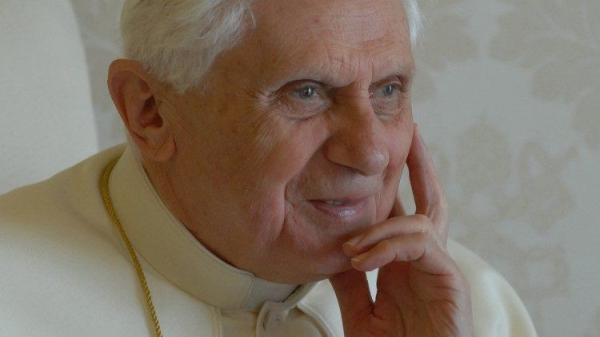 Gyászmise XI. Benedek emeritus pápáért